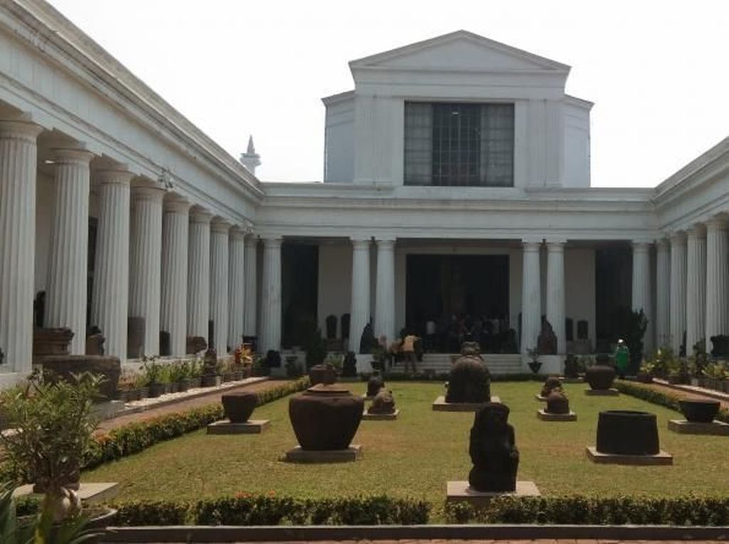 Museum Nasional Kembali Dibuka, Simak Aturan Terbaru saat PSBB Transisi Museum Nasional Kembali Dibuka, Simak Aturan Terbaru saat PSBB Transisi