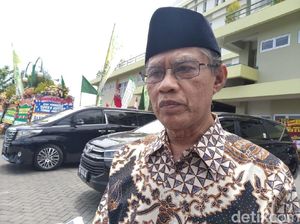 Ketum PP Muhammadiyah Ajak Sudahi Kontroversi Pakaian Muslim Ketum PP Muhammadiyah Ajak Sudahi Kontroversi Pakaian Muslim