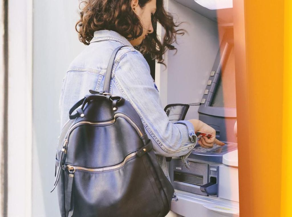 Cara Tarik Tunai Tanpa Kartu di ATM Bank Mandiri, BNI, BRI, BTN