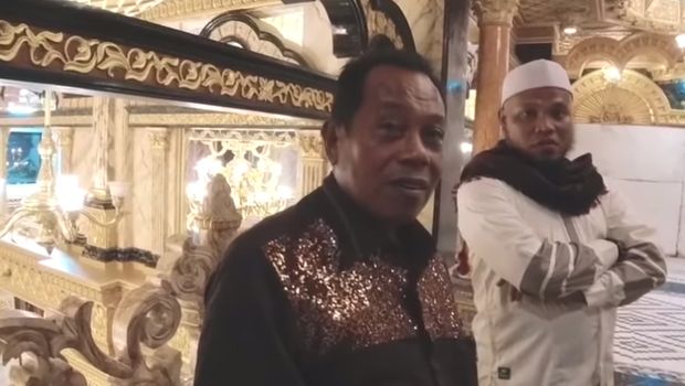 Hasim, sang pemilik rumah emas