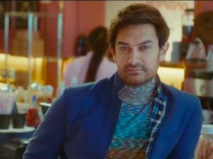 Aamir Khan Kepergok Kunjungi Mantan Istri, Netizen Salfok ke Celana