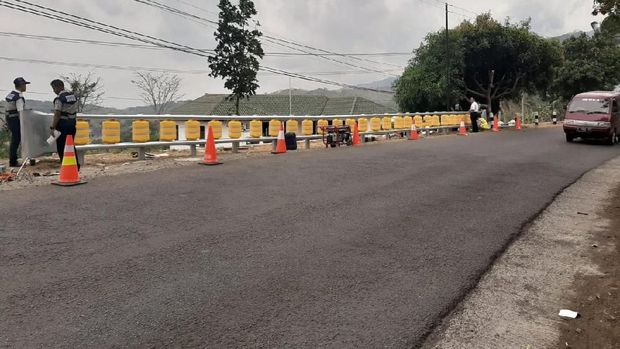 7 Titik Rawan Kecelakaan di Jabar Terpasang Roller Barrier