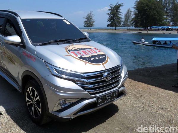 Ketika Daihatsu Terios Nongkrong di Pantai Malaha