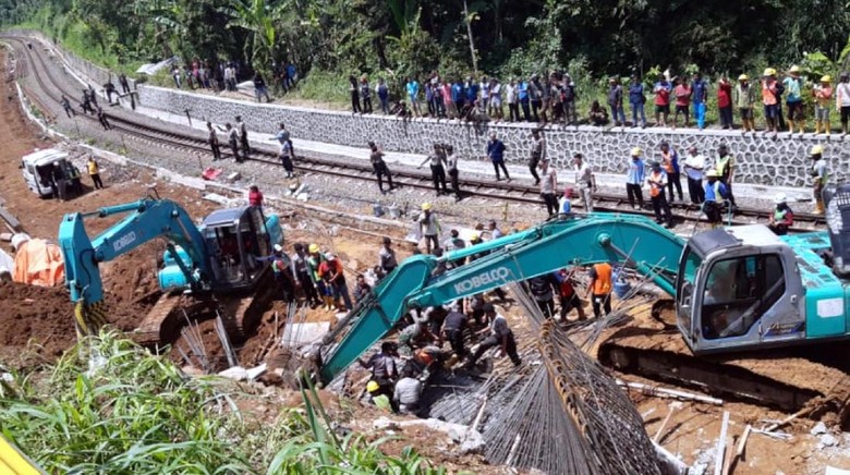 2 Pekerja Tewas, Ini Kronologi Longsor Proyek Double Track Bogor-Sukabumi