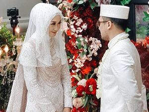 Menikah Lagi, Gaya Dian Pelangi Terinspirasi dari Pengantin Thailand Menikah Lagi, Gaya Dian Pelangi Terinspirasi dari Pengantin Thailand