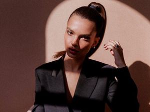 7 Selebriti yang Ikut Kampanye Social Distance, Cegah Penyebaran Corona