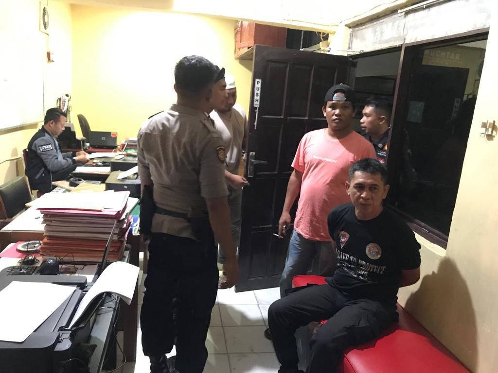 Begal Payudara di Pangkep Sulsel Oknum Sekuriti, Jauh dari Istri Begal Payudara di Pangkep Sulsel Oknum Sekuriti, Jauh dari Istri