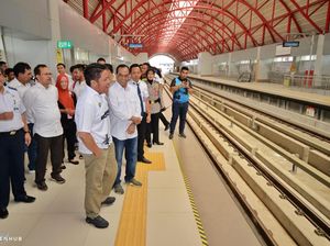 Menhub Minta Layanan LRT Palembang Ditingkatkan Menhub Minta Layanan LRT Palembang Ditingkatkan