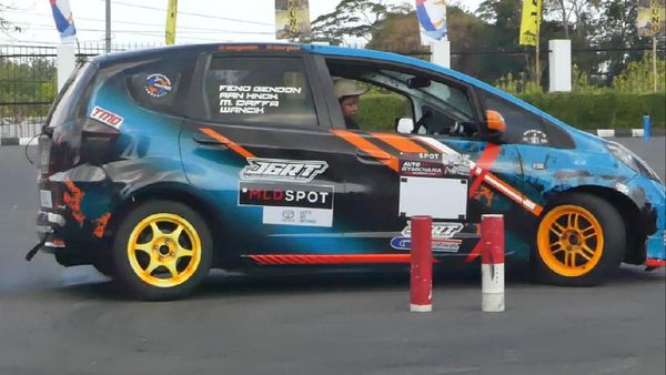 Aksi Slalom Bocah Berumur 12 Tahun Asal Yogyakarta