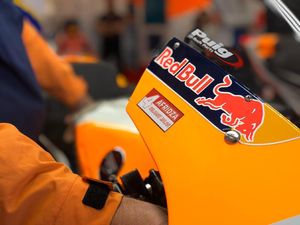 Respect! Tribut untuk Afridza di Tunggangan MotoGP Valencia Respect! Tribut untuk Afridza di Tunggangan MotoGP Valencia