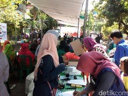 Puluhan Komunitas di Surabaya Gelar Baksos di Rusunawa