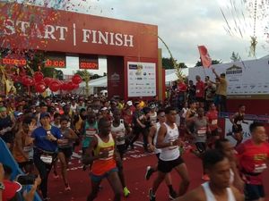 Ganjar Pranowo Lepas 10.900 Peserta Borobudur Marathon 2019