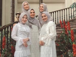 Gaya Para Selebgram Hijab Jadi Bridesmaid di Penikahan Dian Pelangi Gaya Para Selebgram Hijab Jadi Bridesmaid di Penikahan Dian Pelangi