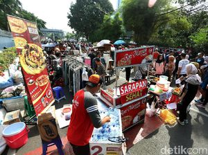 Diatur Anies, Begini Potret Suasana Zona PKL Jualan saat CFD Diatur Anies, Begini Potret Suasana Zona PKL Jualan saat CFD