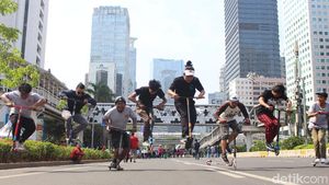 Aksi Akrobatik Para Jagoan Freestyle di Atas Otopet
