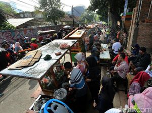 Kemenparekraf Bakal Benahi Kebersihan Jajanan Kaki Lima
