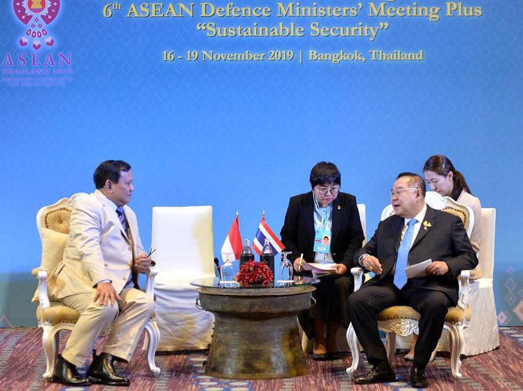 Bertemu Menhan se-ASEAN, Prabowo Kenalkan Industri Pertahanan Buatan Pindad Bertemu Menhan se-ASEAN, Prabowo Kenalkan Industri Pertahanan Buatan Pindad