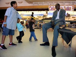 Bukan di Eropa, Inilah Negara yang Orangnya Tinggi-tinggi