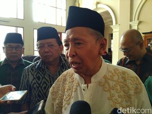 Hamzah Haz Sarankan Sukmawati Harus Hati-hati Dalam Berbicara Hamzah Haz Sarankan Sukmawati Harus Hati-hati Dalam Berbicara