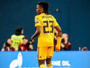 Saltum! Boyata kok Pakai Jersey Batshuayi? Saltum! Boyata kok Pakai Jersey Batshuayi?