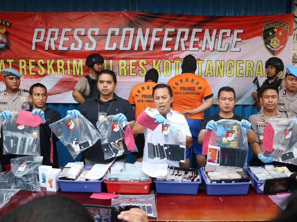 Polresta Tangerang Sita 1.697 iPhone Rekondisi Asal Singapura Polresta Tangerang Sita 1.697 iPhone Rekondisi Asal Singapura