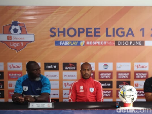 Persipura Pertahankan Jacksen F Tiago