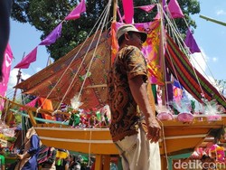 Bakul Perahu Pinisi, Tradisi Unik Maulid Nabi di Maros