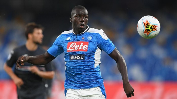 NAPLES, ITALY - SEPTEMBER 14: Kalidou Koulibaly of SSC Napoli in actionduring the Serie A match between SSC Napoli and UC Sampdoria at Stadio San Paolo on September 14, 2019 in Naples, Italy. (Photo by Francesco Pecoraro/Getty Images)