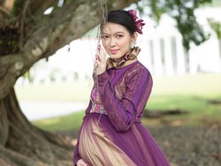 Kecantikan Selvi Ananda Saat Foto Hamil Jelang Melahirkan La Lembah Manah