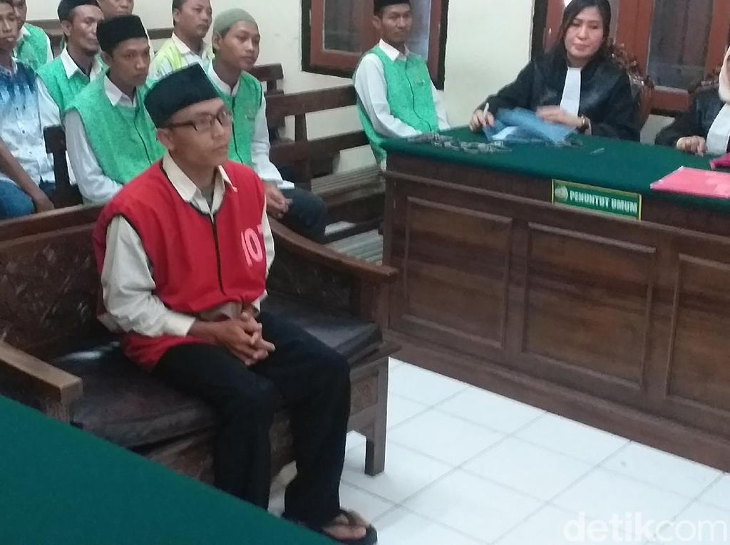 Begini Aturan Kebiri Kimia Guru Ekskul di Surabaya yang Sodomi 15 Siswa Begini Aturan Kebiri Kimia Guru Ekskul di Surabaya yang Sodomi 15 Siswa