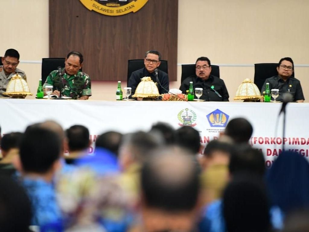 Gubernur Sulsel Ingin Evaluasi Aturan Penghambat Investasi Gubernur Sulsel Ingin Evaluasi Aturan Penghambat Investasi