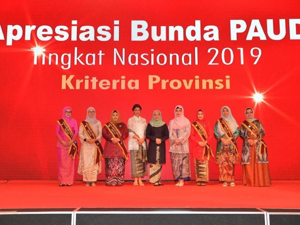 Berangkatkan 28 Guru ke Jepang, Bunda PAUD Sulsel Raih Pin Emas Berangkatkan 28 Guru ke Jepang, Bunda PAUD Sulsel Raih Pin Emas
