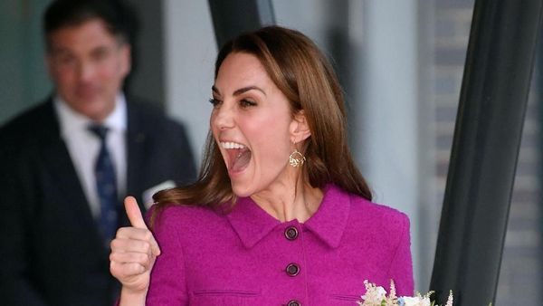 Foto: Gaya Kate Middleton saat Naik Transportasi Publik