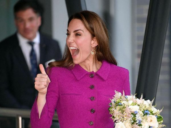 Foto: Gaya Kate Middleton saat Naik Transportasi Publik