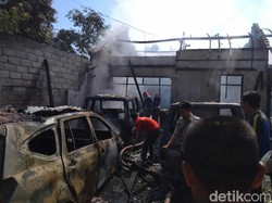 Rumah Mantan Anggota Dewan Terbakar, 3 Mobil dan 3 Motor Ikut Hangus