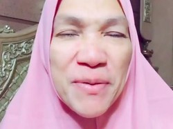 Lihat Lagi Permintaan Dorce Gamalama soal Proses Pemakamannya