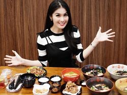 Bergelimang Harta, Sandra Dewi Tetap Kulineran Sederhana, Ini 5 Buktinya!
