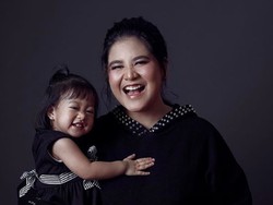 Sedah Mirah Lucu Abis, Sepatunya Gucci