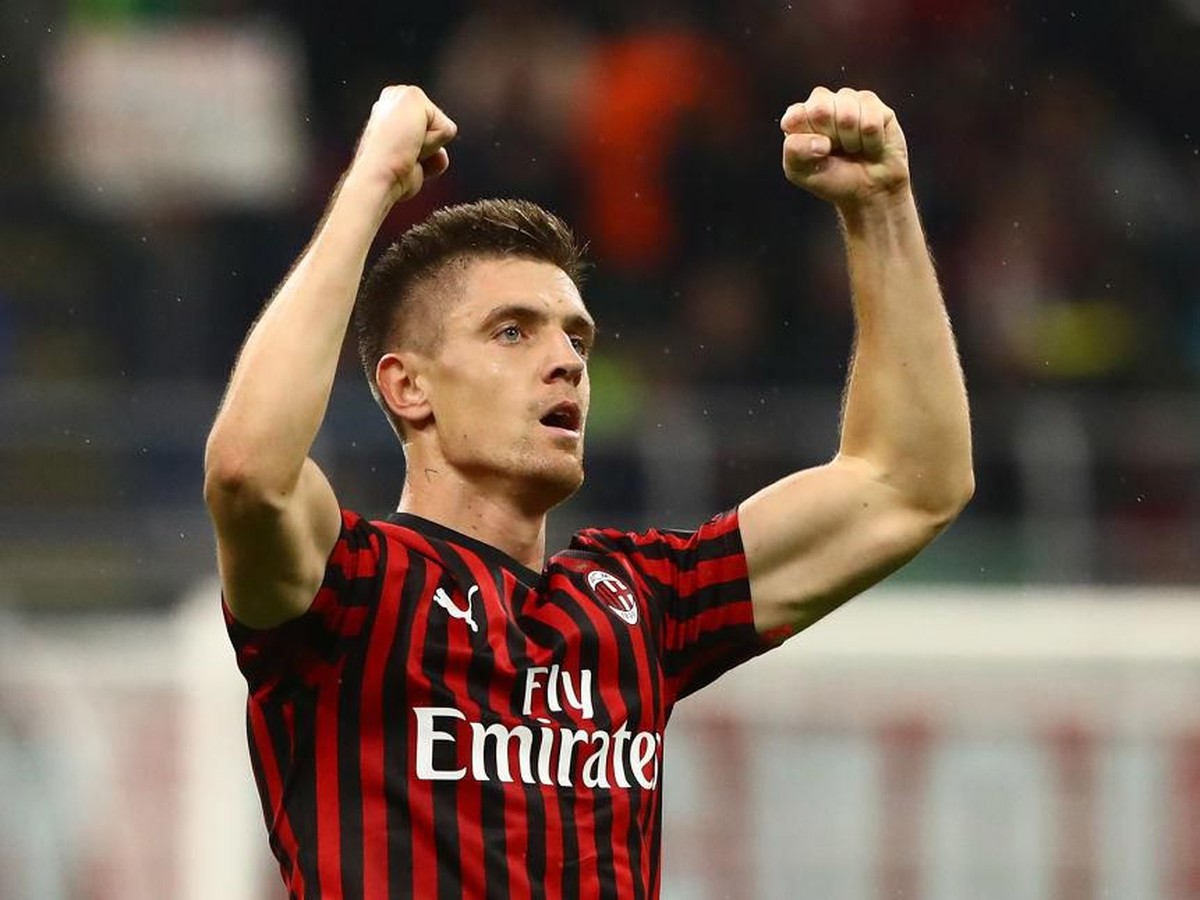 Ayah Krzysztof Piatek menegaskan anaknya sudah siap untuk berpisah dengan AC Milan (Foto: Marco Luzzani/Getty Images)