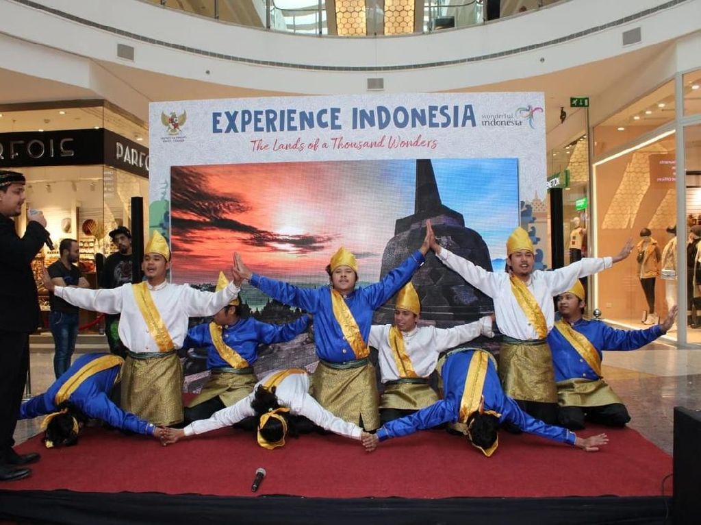 KBRI Beirut Kenalkan Indonesia ke Warga Lebanon Lewat Kuliner hingga Kesenian KBRI Beirut Kenalkan Indonesia ke Warga Lebanon Lewat Kuliner hingga Kesenian
