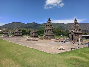 Foto: Wajah Candi Sembadra di Dieng Dulu & Kini Foto: Wajah Candi Sembadra di Dieng Dulu & Kini