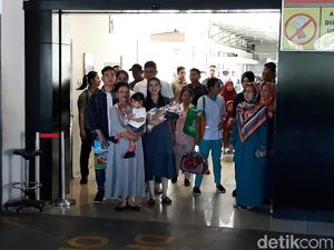 Gibran Pakai Jasa Pengasuh Bayi Bantu Urus La Lembah Manah Gibran Pakai Jasa Pengasuh Bayi Bantu Urus La Lembah Manah