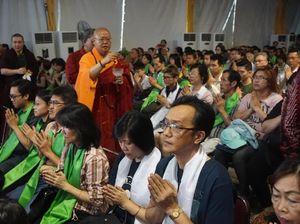 Momen Pemberkahan di Wihara Ekayana Arama Momen Pemberkahan di Wihara Ekayana Arama