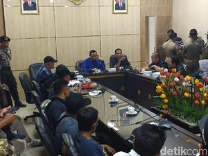 Buruh di Jember Desak DPRD Perjuangan Raperda Penyertaan Modal Rp 5,8 Miliar