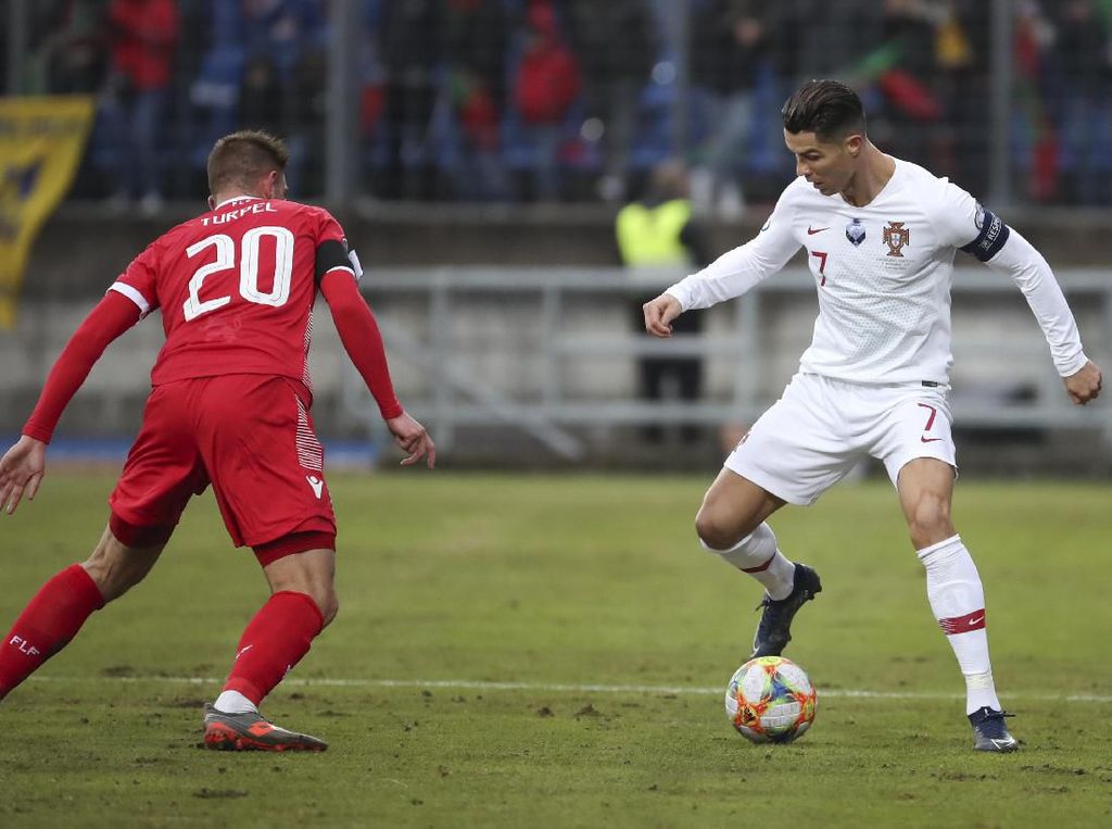 Ronaldo Keluhkan Ladang Kentang Luksemburg Ronaldo Keluhkan Ladang Kentang Luksemburg