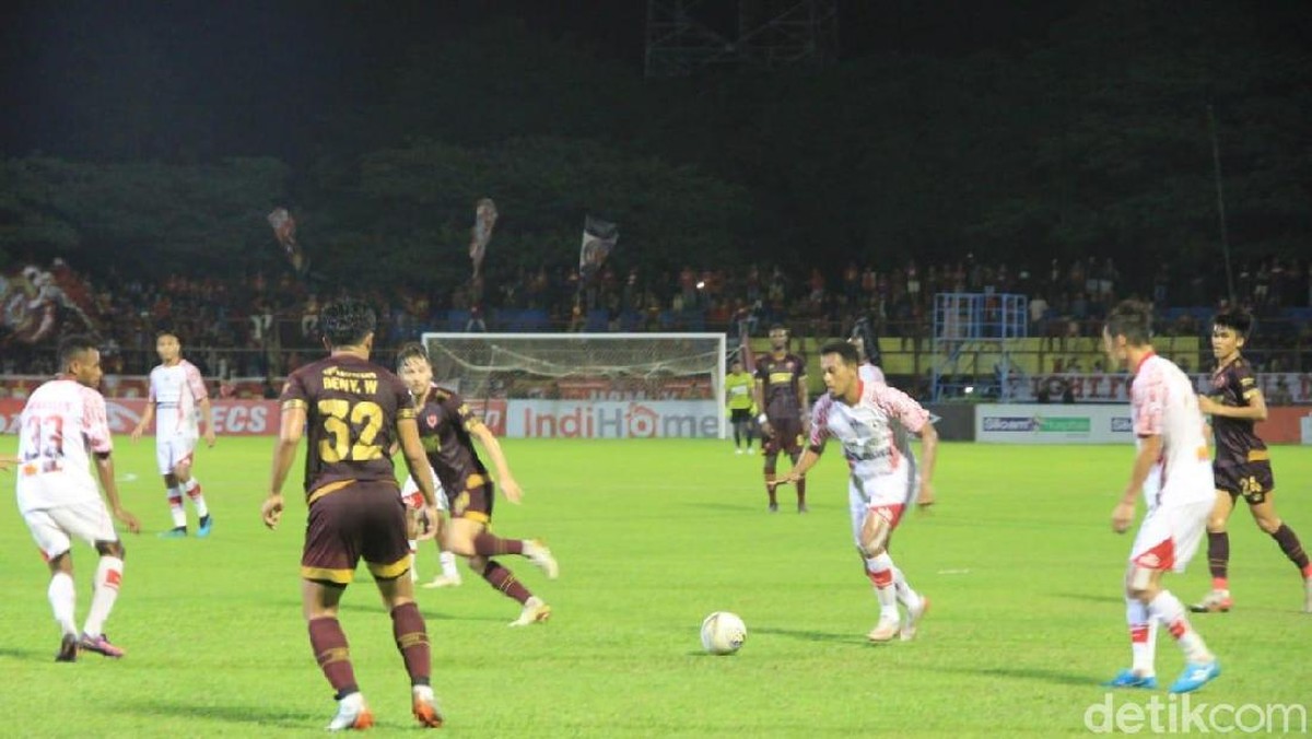 PSM Makassar berhasil mengalahkan Persipura Jayapura 4-0 (Foto: Ibnu Munsir/detik.com)