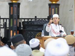 Saat Ustaz Dasad Latif Jawab Kenapa Masjid Ditutup, Pasar Dibuka