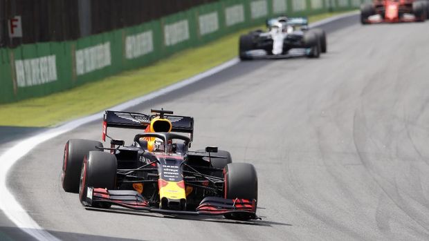 Hasil F1 GP Brasil: Verstappen Juara, Duo Ferrari Tabrakan