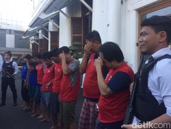 Polisi Surabaya Amankan 865,8 Gram Sabu dan 8 Anggota Sindikat Narkoba