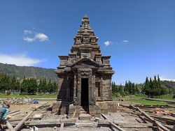 Candi di Dieng Ini Tak Lagi Tanpa Atap